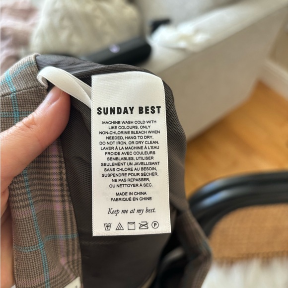 Aritzia Sunday Best Pleated Skirt - Picture 4 of 4